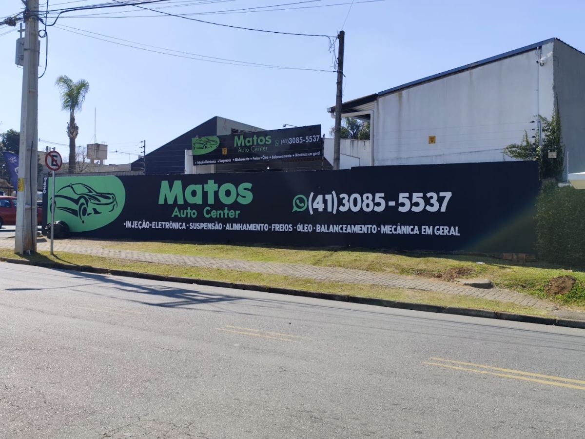 Fachada da Matos Auto Center na Rua José Benedito Cottolengo