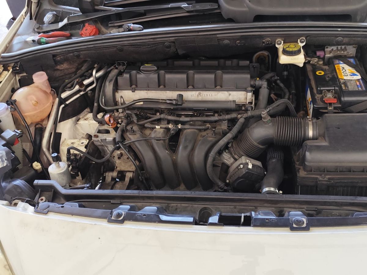 Motor em revisão na oficina